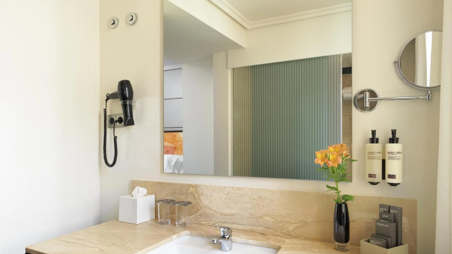 H10 Universitat (Adults Only) Barcelona 4*,  Spanje