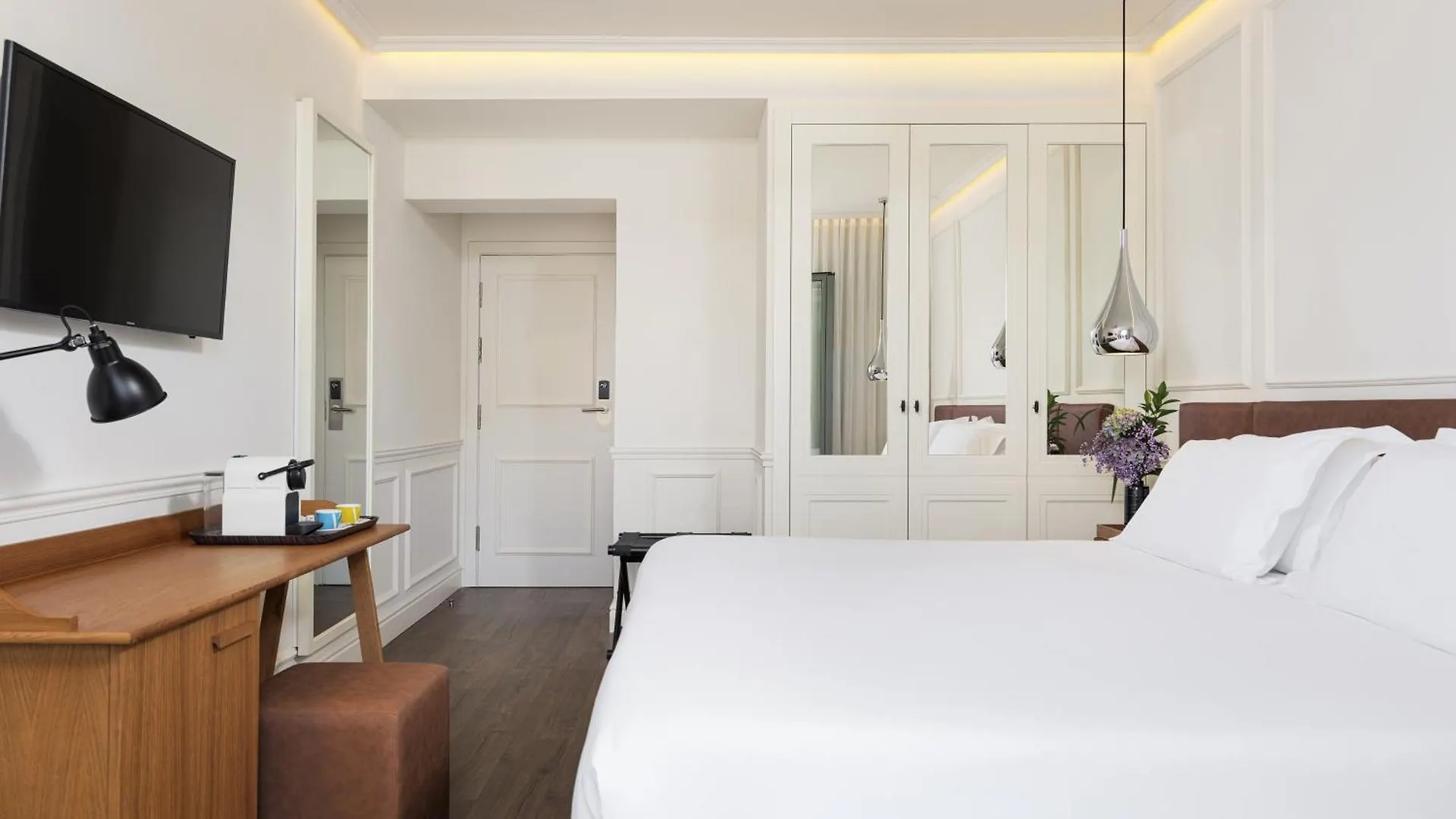 H10 Universitat (Adults Only) Barcelona